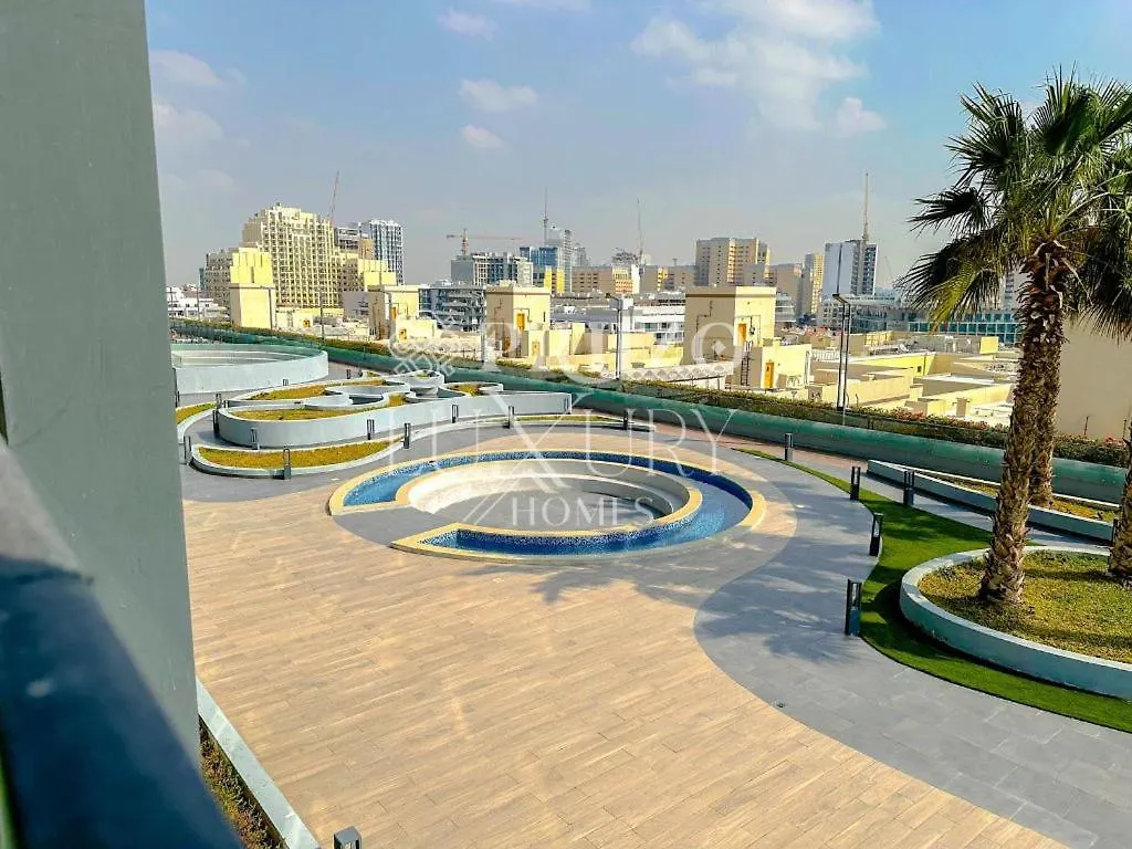 Stunning 1-Bedroom In Jvc-Bloom Tower A Dubai Apartment